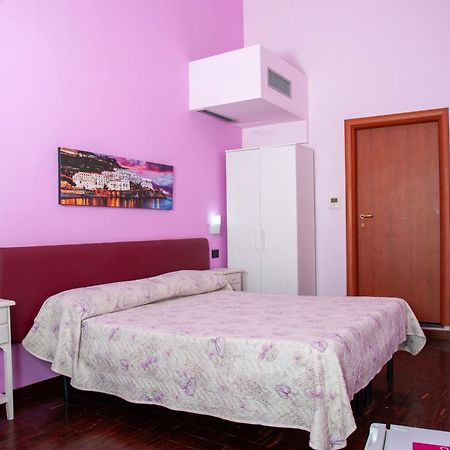 Palazzo Carafa Della Spina Room And Apartment Napoli Eksteriør bilde
