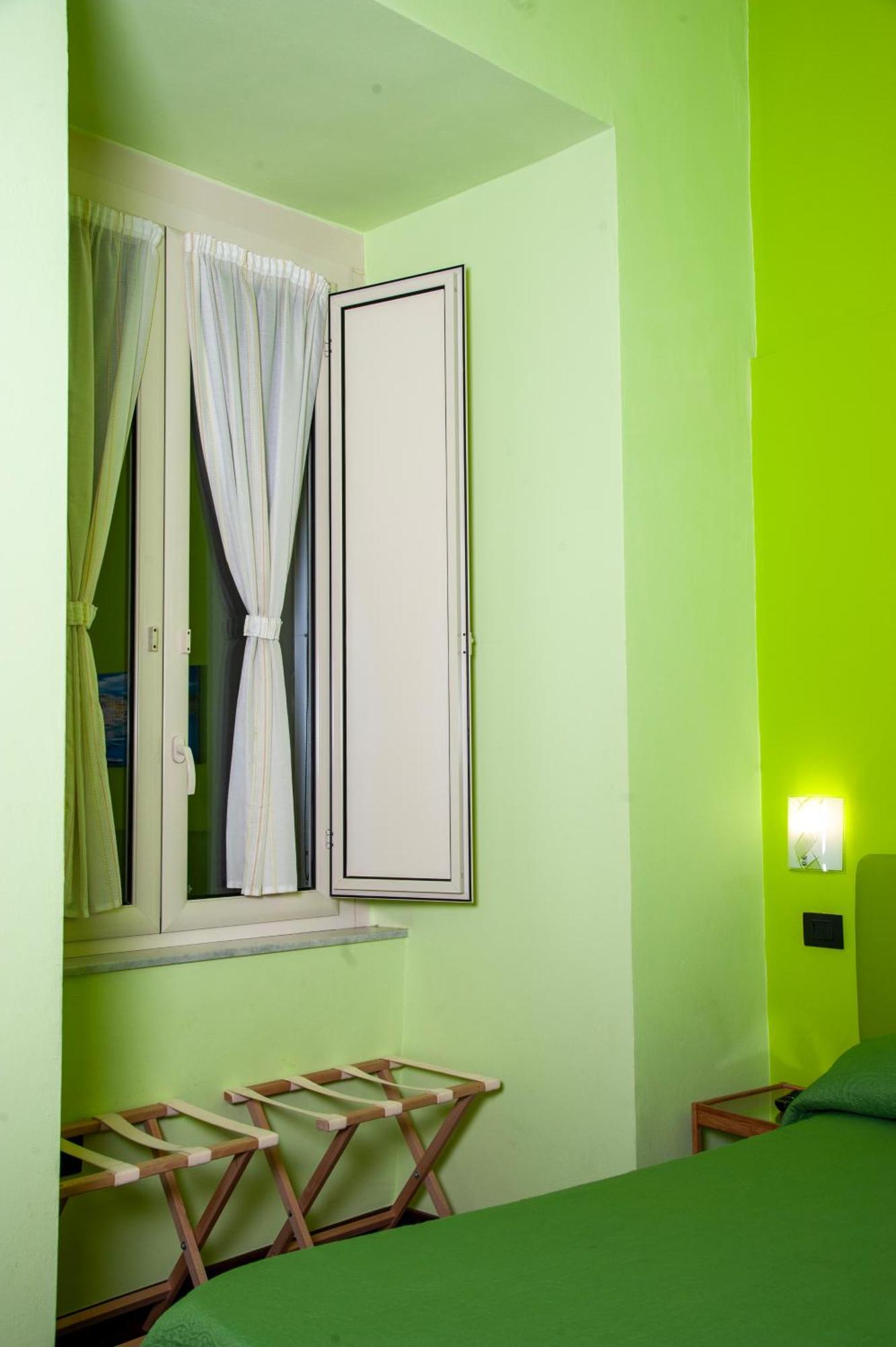 Palazzo Carafa Della Spina Room And Apartment Napoli Eksteriør bilde