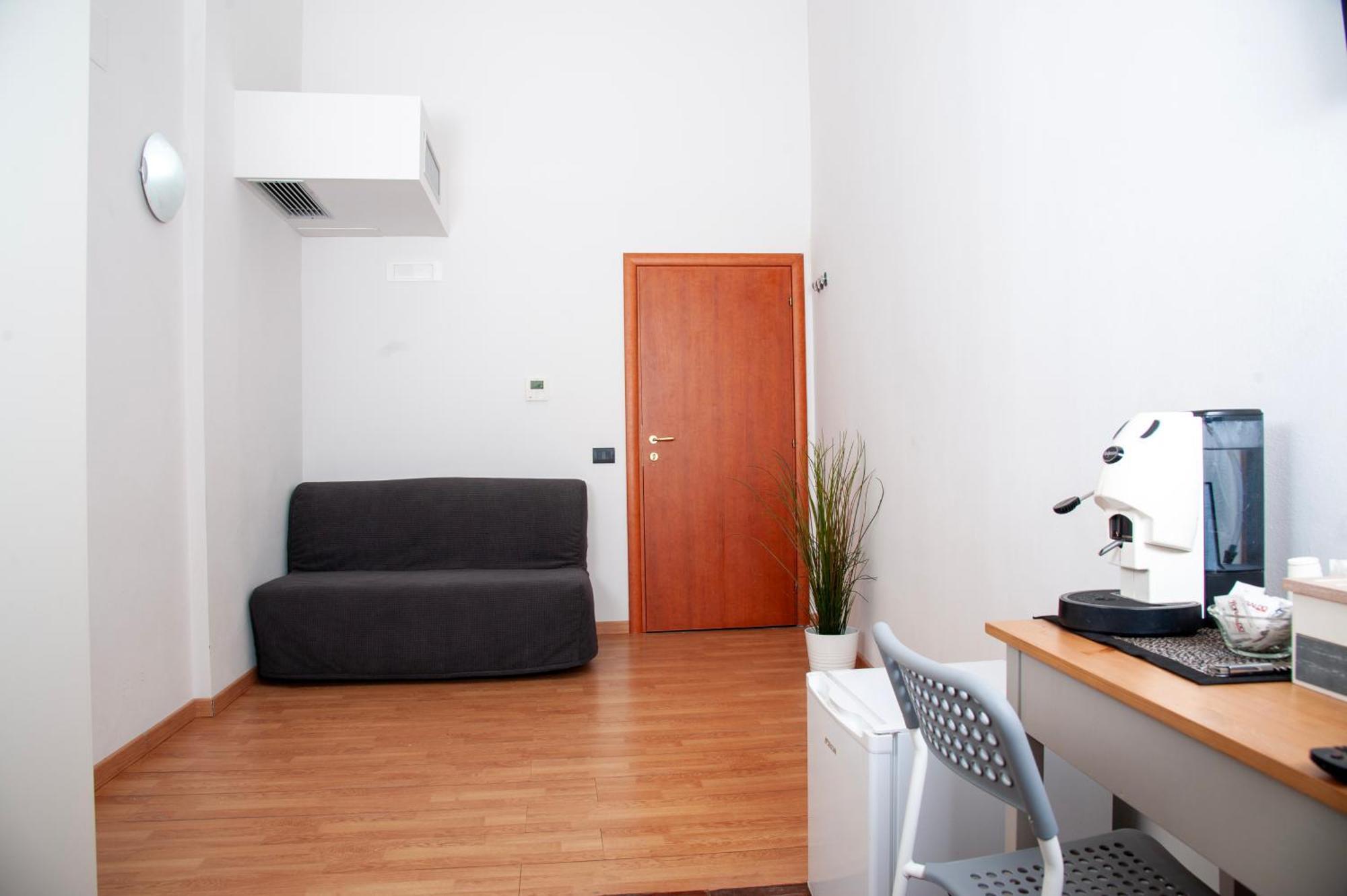 Palazzo Carafa Della Spina Room And Apartment Napoli Eksteriør bilde