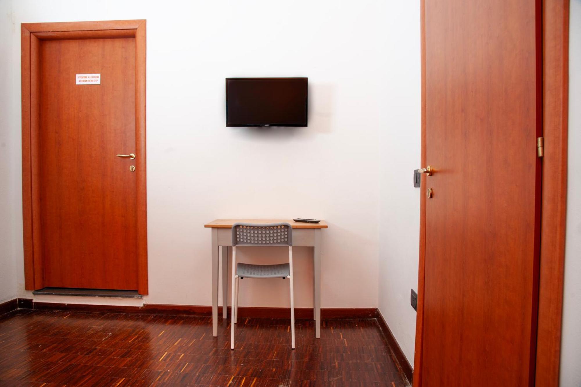 Palazzo Carafa Della Spina Room And Apartment Napoli Eksteriør bilde
