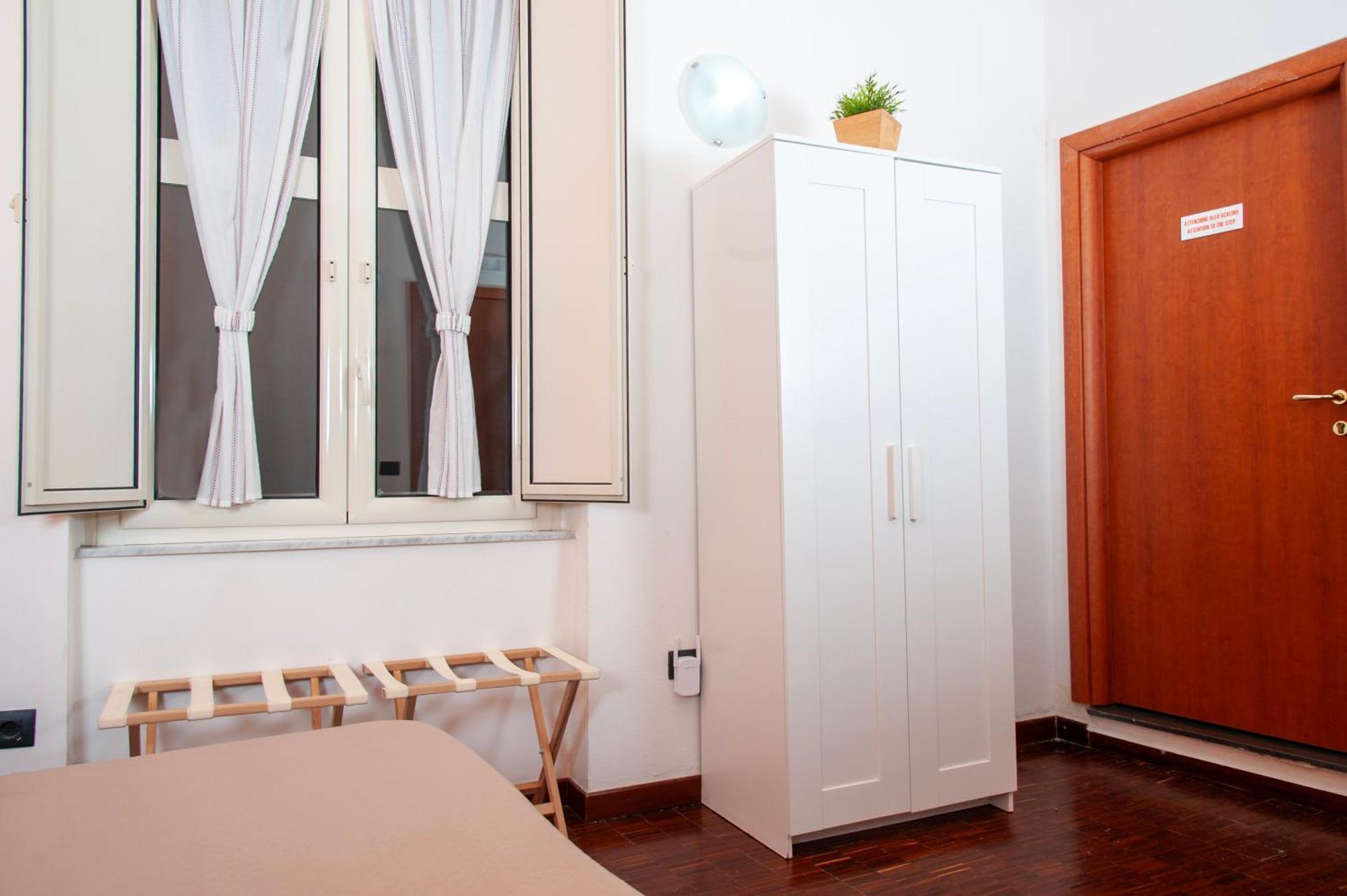 Palazzo Carafa Della Spina Room And Apartment Napoli Eksteriør bilde