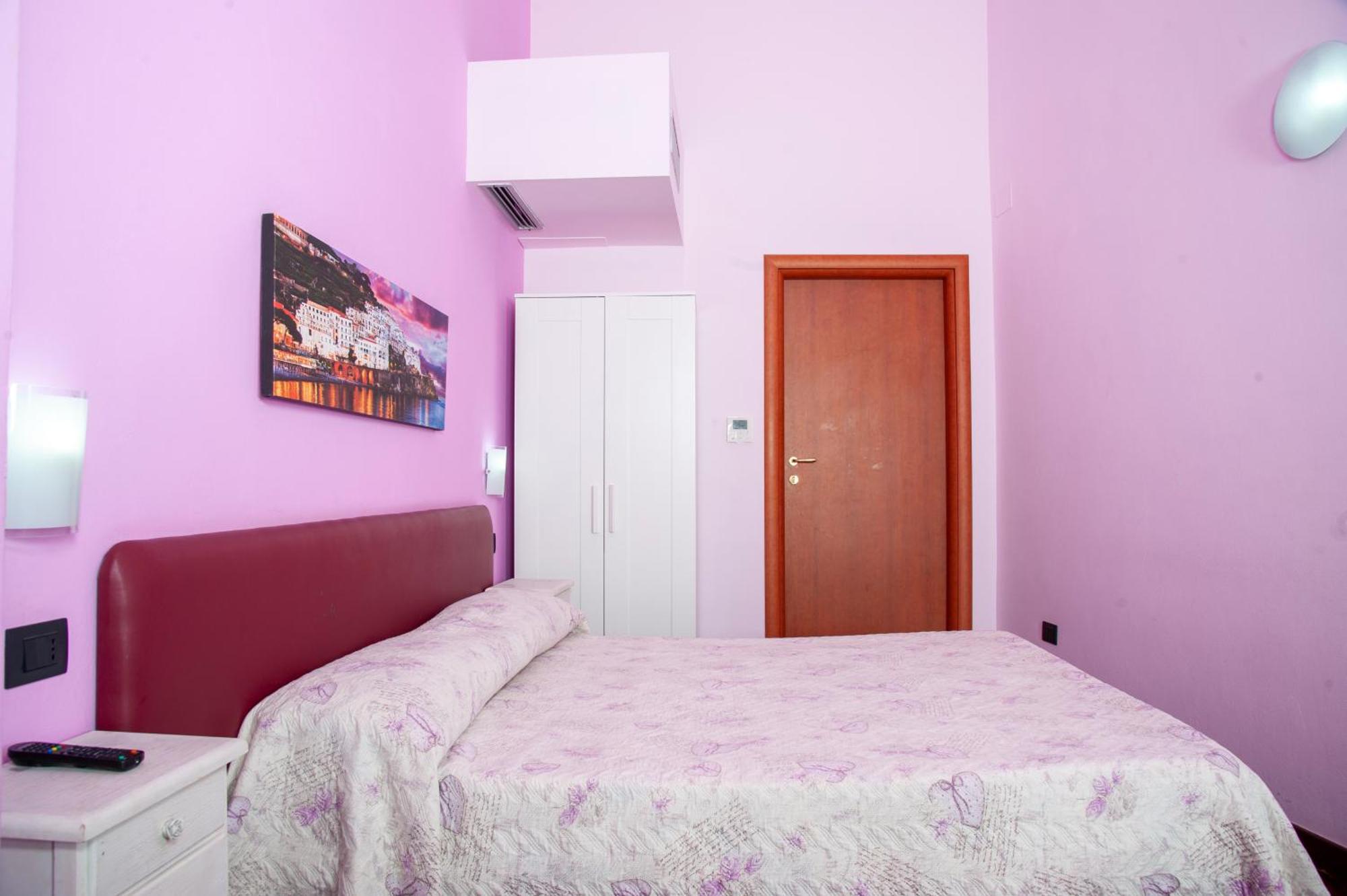 Palazzo Carafa Della Spina Room And Apartment Napoli Eksteriør bilde