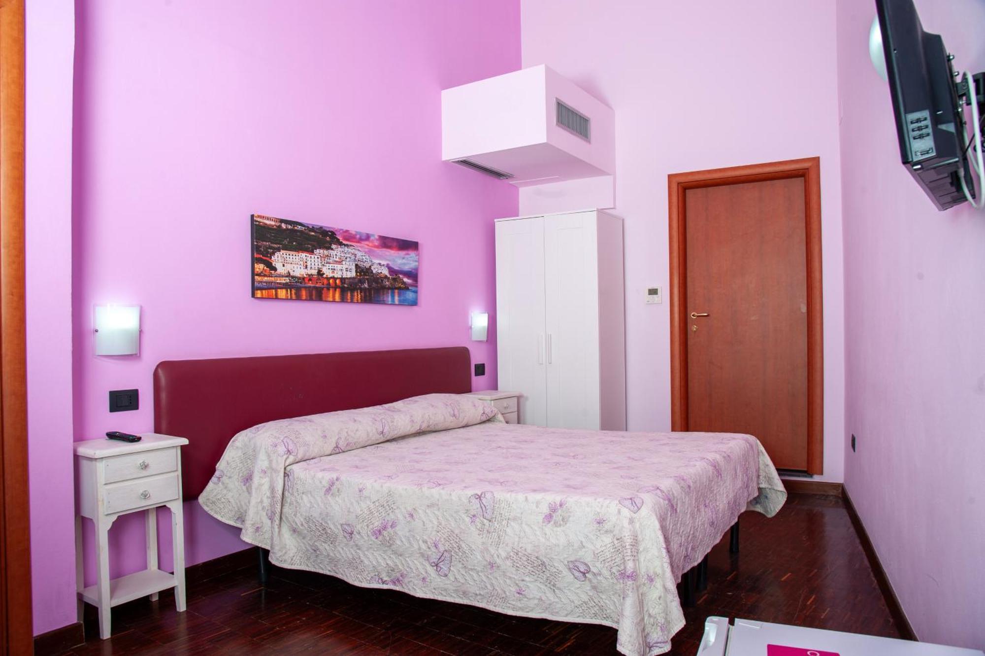 Palazzo Carafa Della Spina Room And Apartment Napoli Eksteriør bilde
