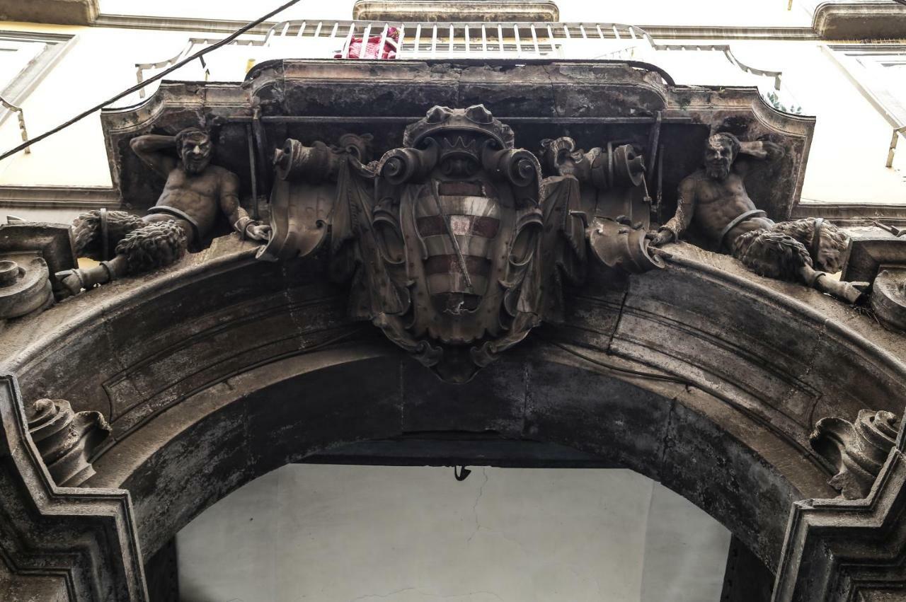 Palazzo Carafa Della Spina Room And Apartment Napoli Eksteriør bilde