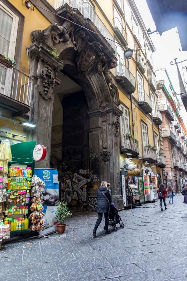 Palazzo Carafa Della Spina Room And Apartment Napoli Eksteriør bilde