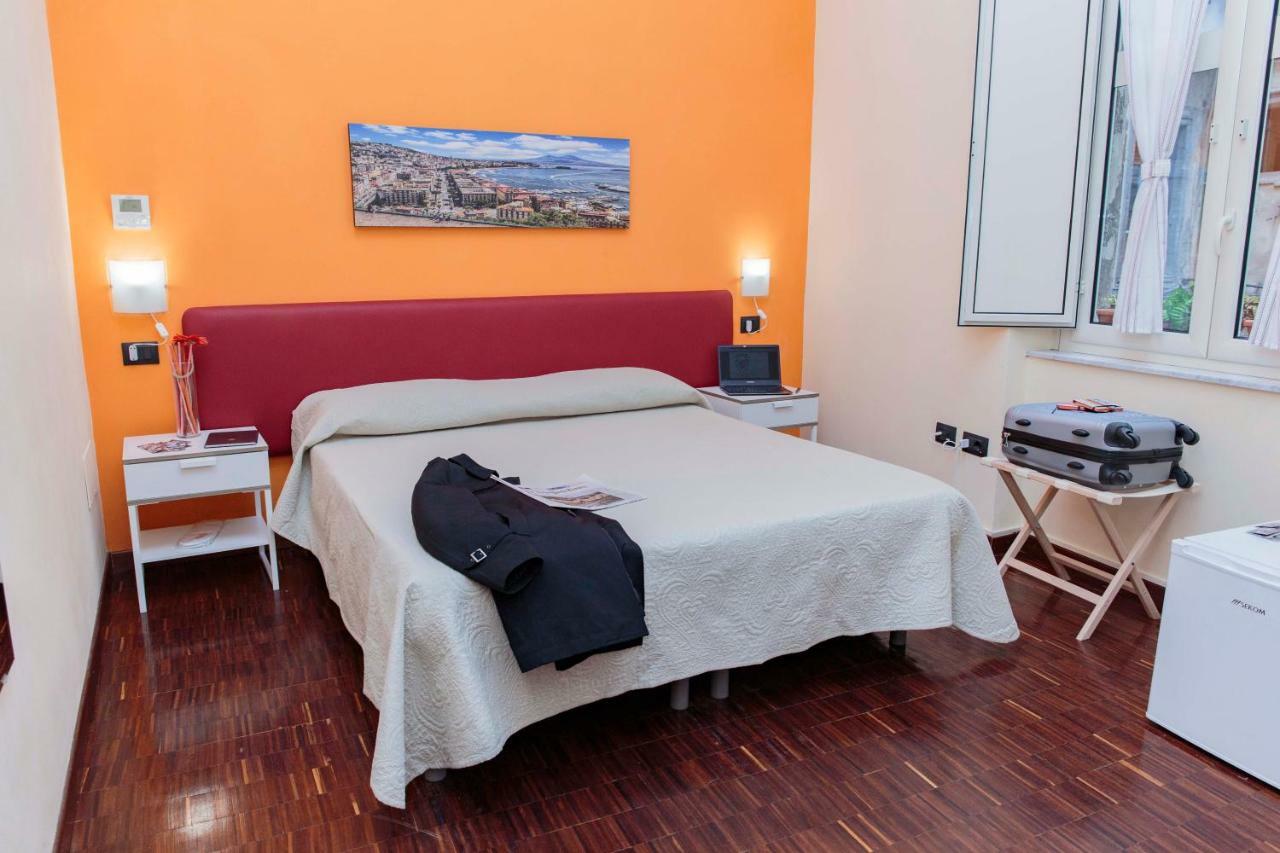 Palazzo Carafa Della Spina Room And Apartment Napoli Eksteriør bilde