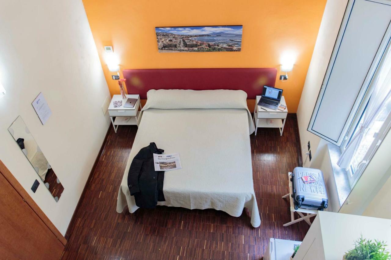Palazzo Carafa Della Spina Room And Apartment Napoli Eksteriør bilde