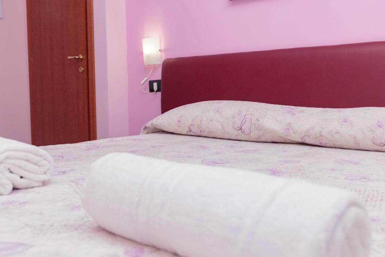 Palazzo Carafa Della Spina Room And Apartment Napoli Eksteriør bilde